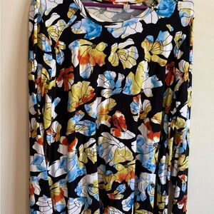 Lori Goldstein logo women’s top 1X yellow blue orange black background